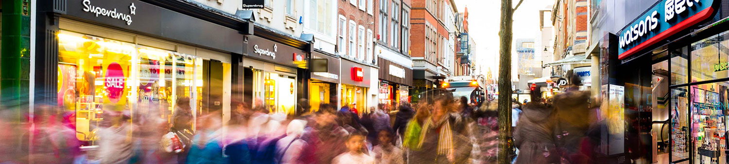 We are the world’s largest international health & beauty retailer, leader in O+O retailing image